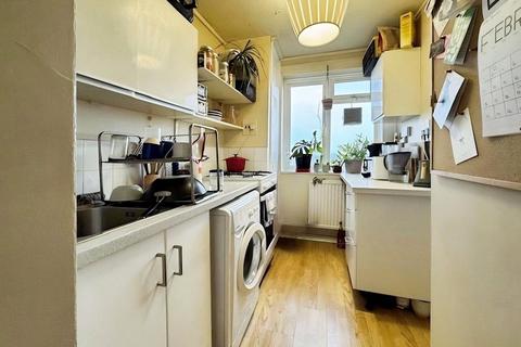 1 bedroom flat to rent, Eccleston House, London, SW2