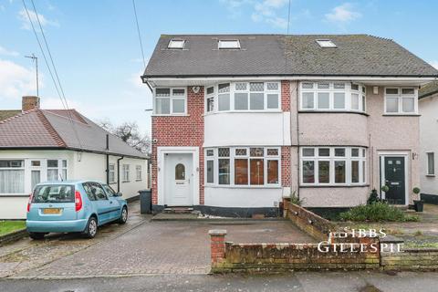 4 bedroom semi-detached house to rent, Pavilion Way, Ruislip, HA4