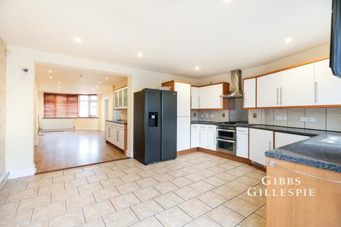 4 bedroom semi-detached house to rent, Pavilion Way, Ruislip, HA4