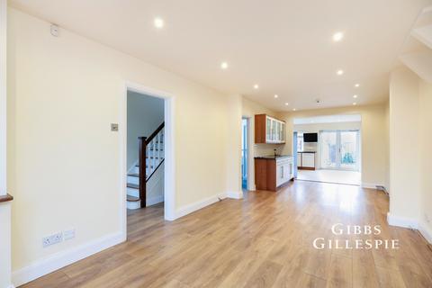 4 bedroom semi-detached house to rent, Pavilion Way, Ruislip, HA4