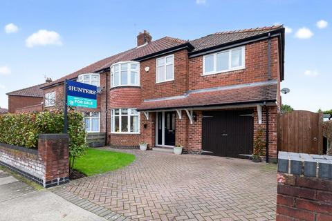 4 bedroom semi-detached house for sale, Hempland Avenue, York