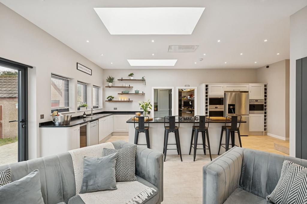 Kitchen/ Living Area