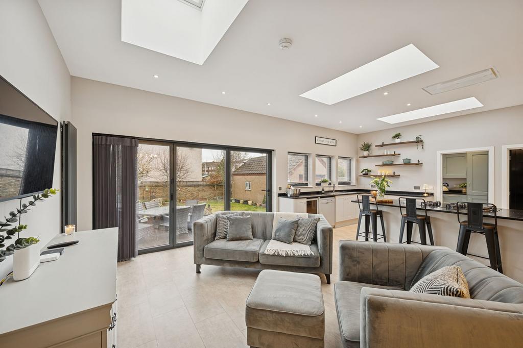 Kitchen/ Living Area