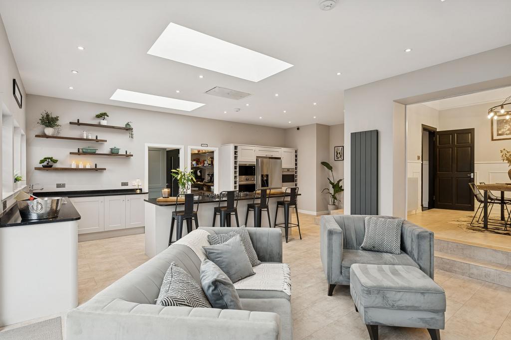 Kitchen/ Living Area