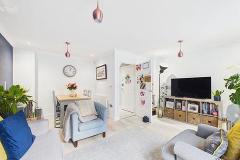3 bedroom end of terrace house for sale, Clearwell Gardens, Cheltenham GL52