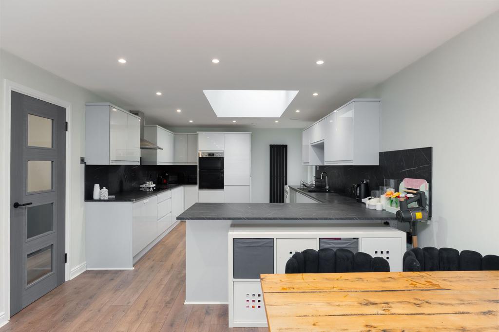 Kitchen/Dining