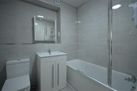 2 bedroom apartment to rent, Vicars Bridge Close, Alperton