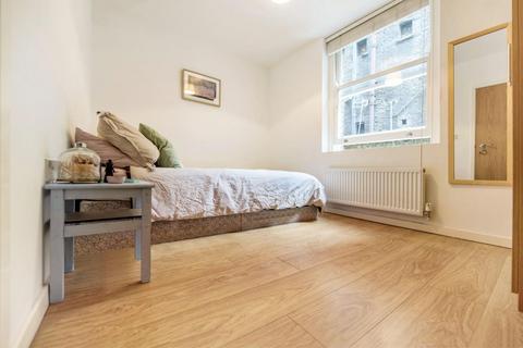 3 bedroom flat to rent, Clifton Mansions, SW9