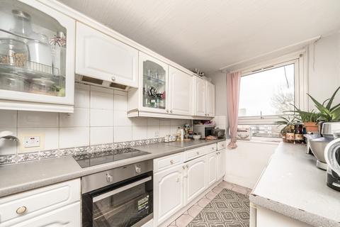 3 bedroom flat for sale, Brion Place, Zetland Street, Poplar, London, E14