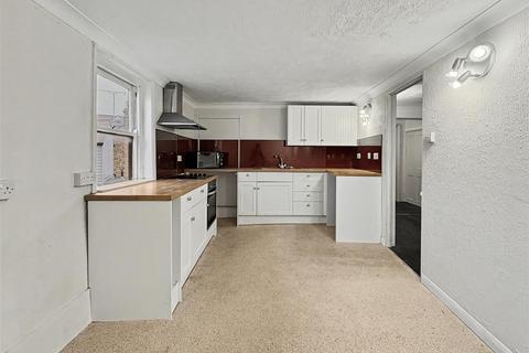 2 bedroom flat to rent, High Street, Great Wakering, Essex