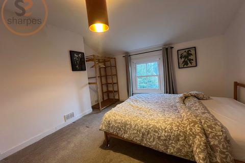 1 bedroom in a house share to rent, Kingston Road, Merton, London, Greater London