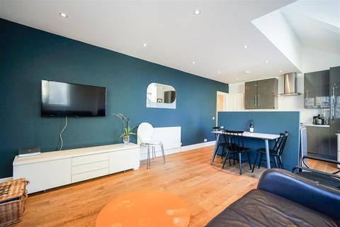 2 bedroom apartment to rent, Harold Road, Crouch End, N8