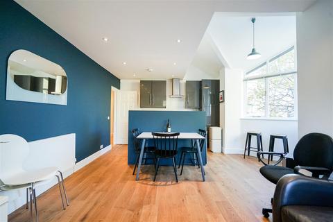 2 bedroom apartment to rent, Harold Road, Crouch End, N8