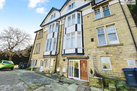 2 bedroom flat to rent, Bingley Road, Shipley