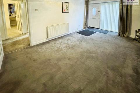2 bedroom flat to rent, Bingley Road, Shipley