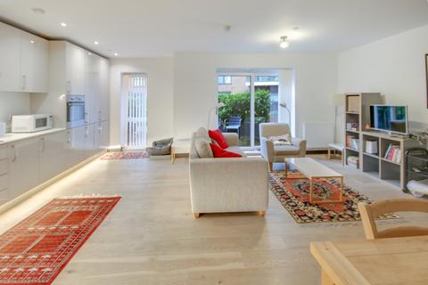 undefined, 52 Queens Road, East Grinstead, RH19
