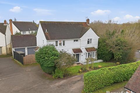 4 bedroom detached house for sale, Notley Road, Braintree, CM7