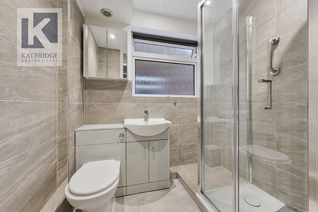Larch Crescent, Epsom KT19 9 EL