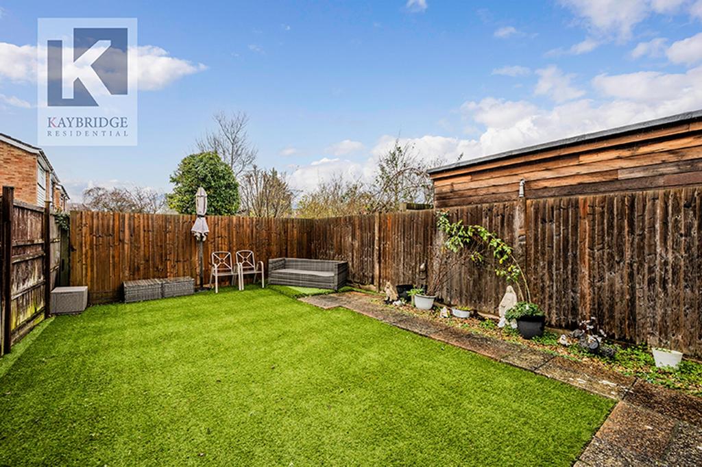 Larch Crescent, Epsom KT19 9 EL