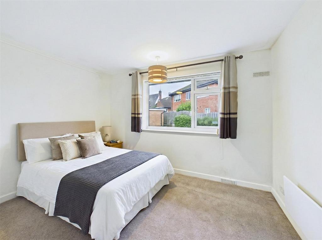 Bedroom 1.jpg