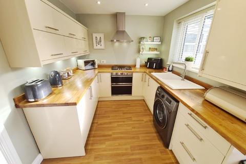 2 bedroom terraced house for sale, Tewkesbury Avenue, Droylsden