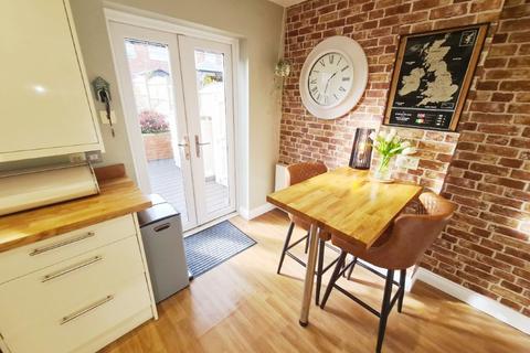 2 bedroom terraced house for sale, Tewkesbury Avenue, Droylsden