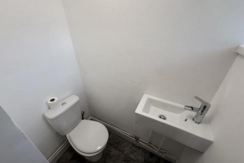 4 bedroom detached house to rent, 44 Park Road Gorseinon Swansea