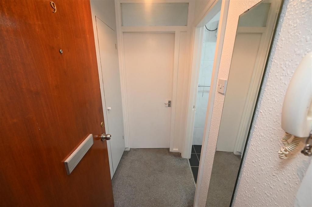 Hallway.JPG