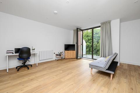 undefined, Farnborough Road, Farnborough, GU14