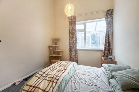 2 bedroom bungalow for sale, Earlswood Road, Kingswinford, West Midlands