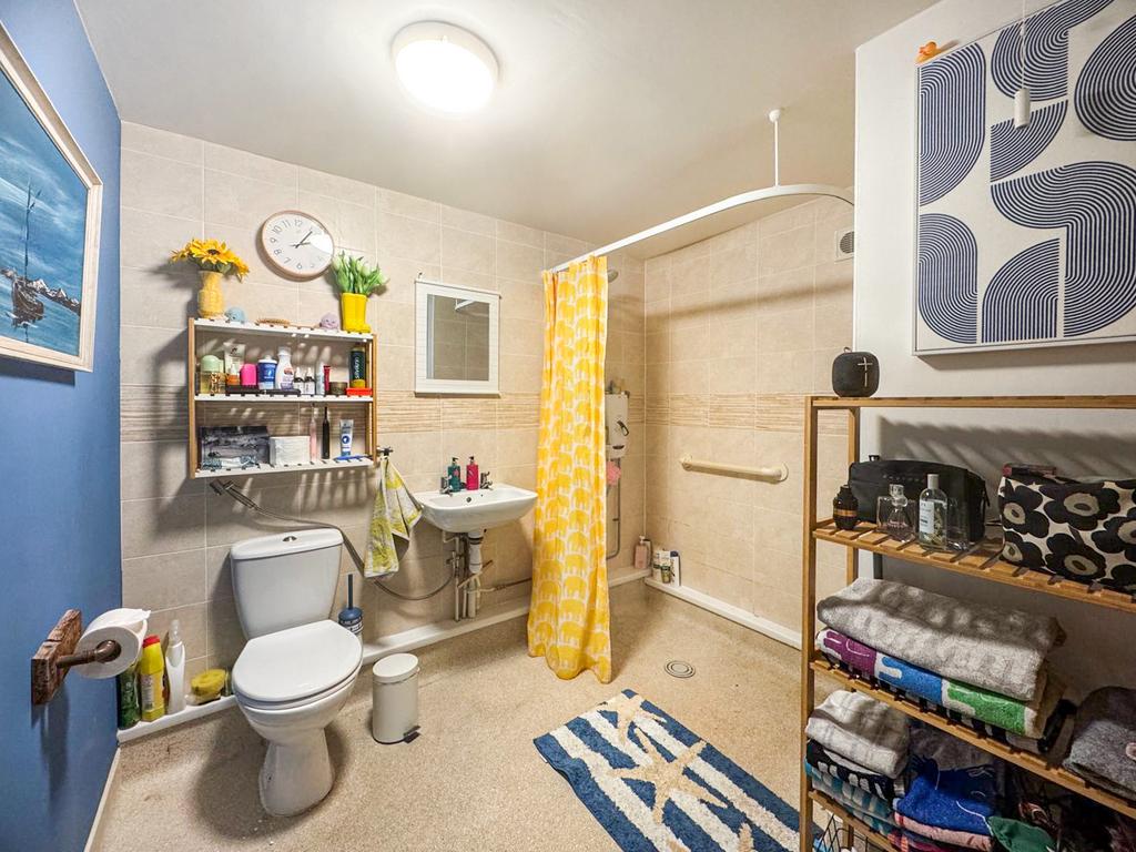 Shower/Wet room/WC