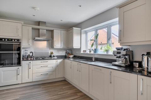 4 bedroom detached house for sale, Pembers Farm Avenue, Fair Oak, Eastleigh, Hampshire, SO50