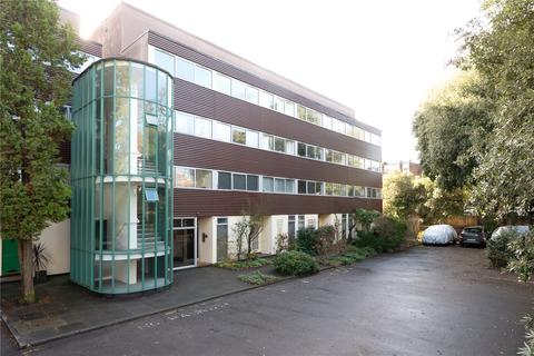 Claudia Place, London, SW19