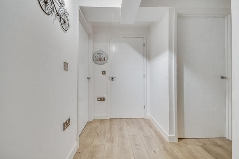 2 bedroom flat for sale, Moulsham Street, Chelmsford, CM2