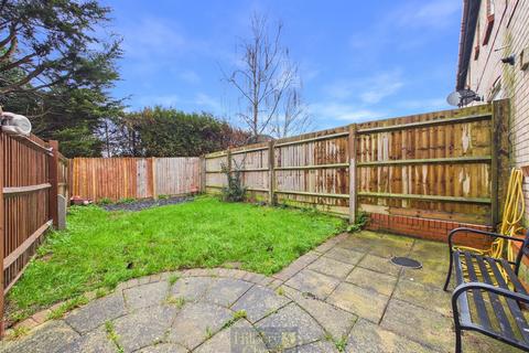 3 bedroom terraced house for sale, Bunting Lane, Billericay, Essex, CM11