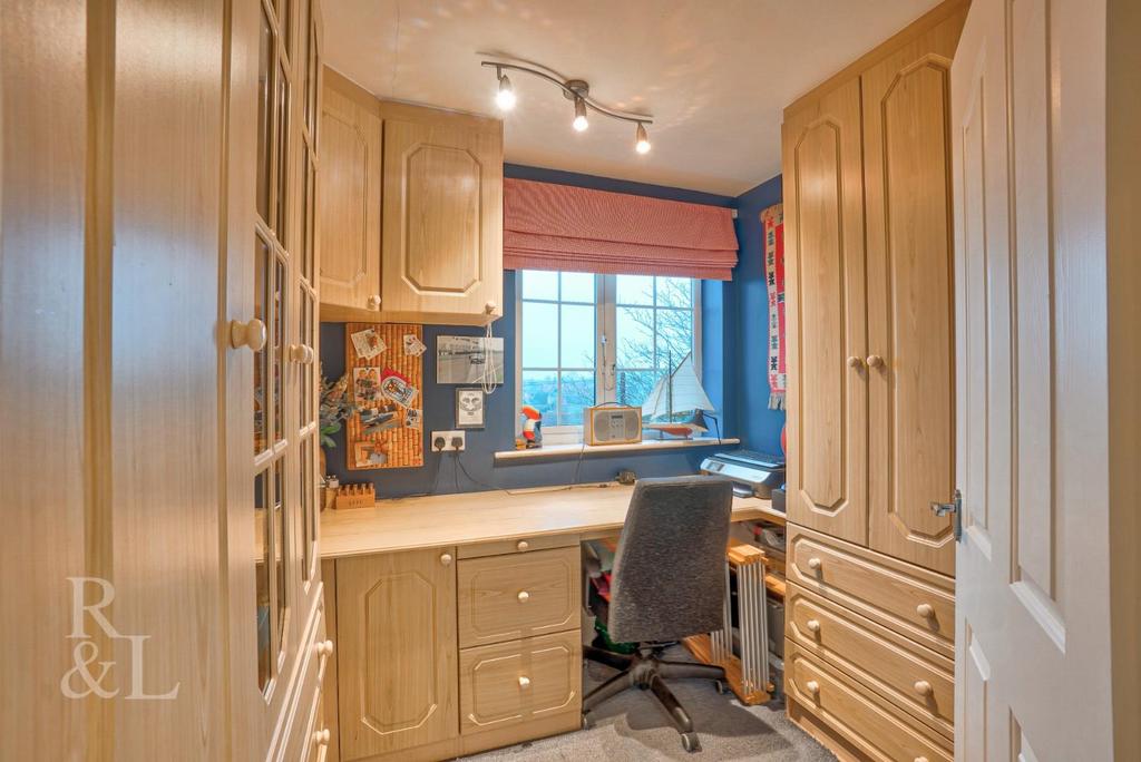 34 Cambrian Way (7).jpg
