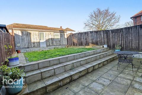 3 bedroom terraced house for sale, Ashbourne Road, Noak Hill