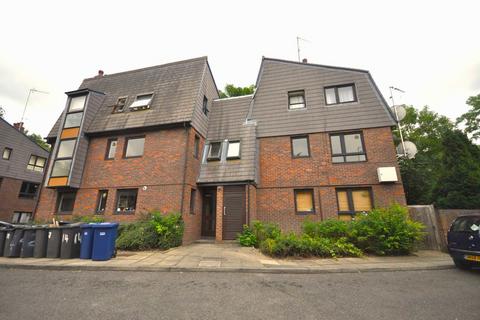 2 bedroom flat to rent, Somercoates Close, Barnet EN4