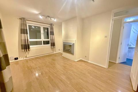 2 bedroom flat to rent, Somercoates Close, Barnet EN4