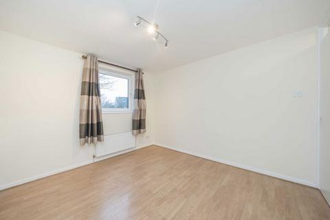 2 bedroom flat to rent, Somercoates Close, Barnet EN4