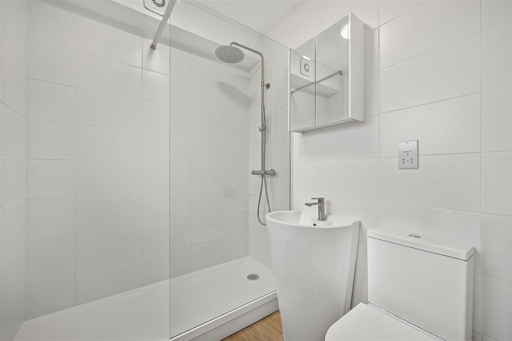 Bathroom2 (2).jpg