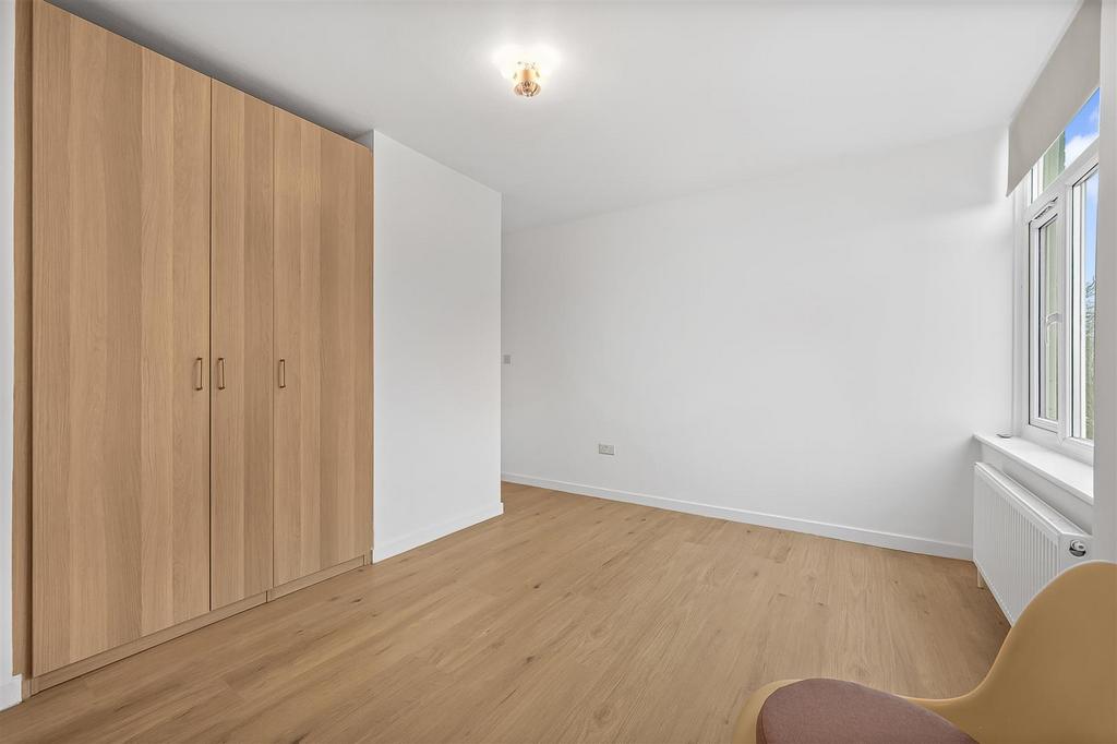 Bedroom3 (1).jpg