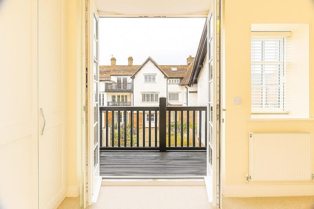 Balcony 2.jpg
