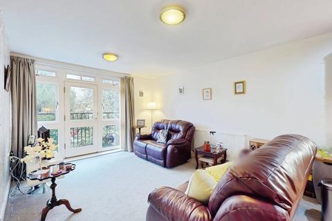 1 bedroom flat for sale, The Lawn, Burley in Wharfedale, LS29
