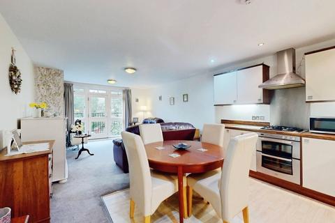 1 bedroom flat for sale, The Lawn, Burley in Wharfedale, LS29