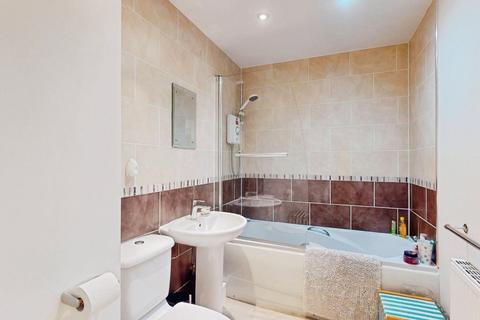 1 bedroom flat for sale, The Lawn, Burley in Wharfedale, LS29