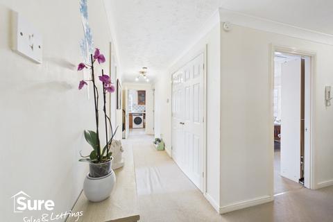 3 bedroom flat for sale, Riverbank, Piccotts End, Hemel Hempstead, Hertfordshire, HP1