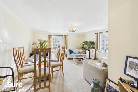 3 bedroom flat for sale, Riverbank, Piccotts End, Hemel Hempstead, Hertfordshire, HP1