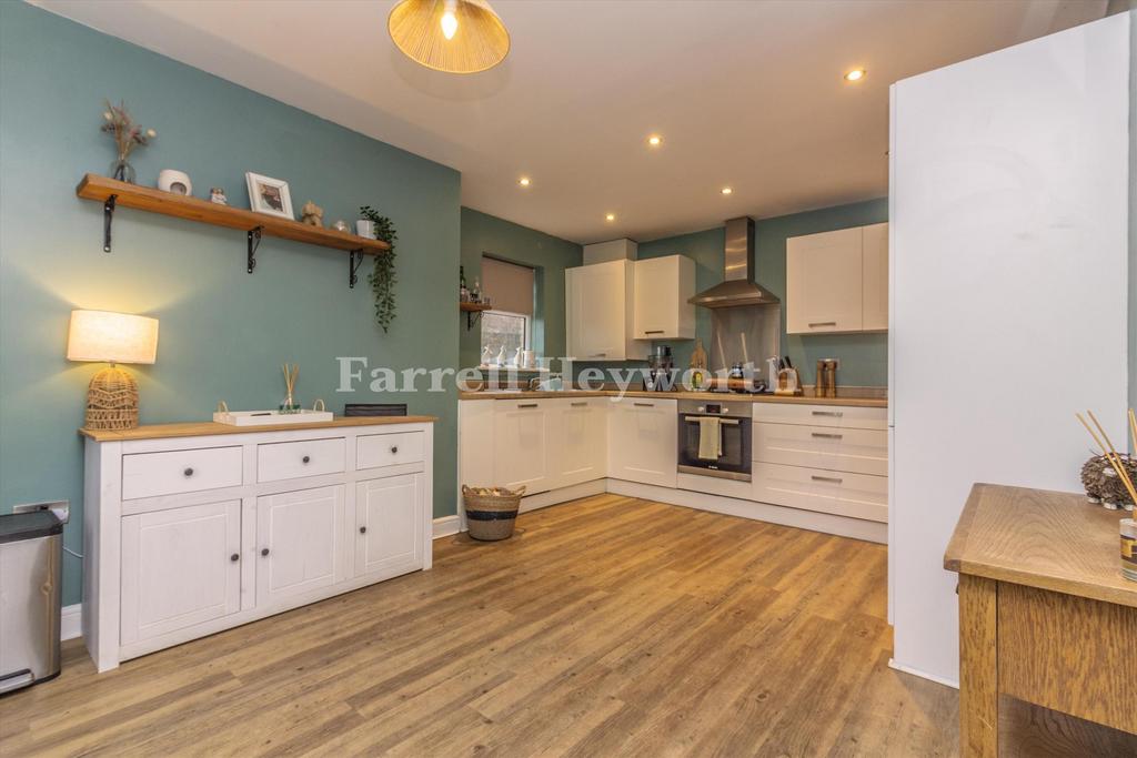 Kitchen f