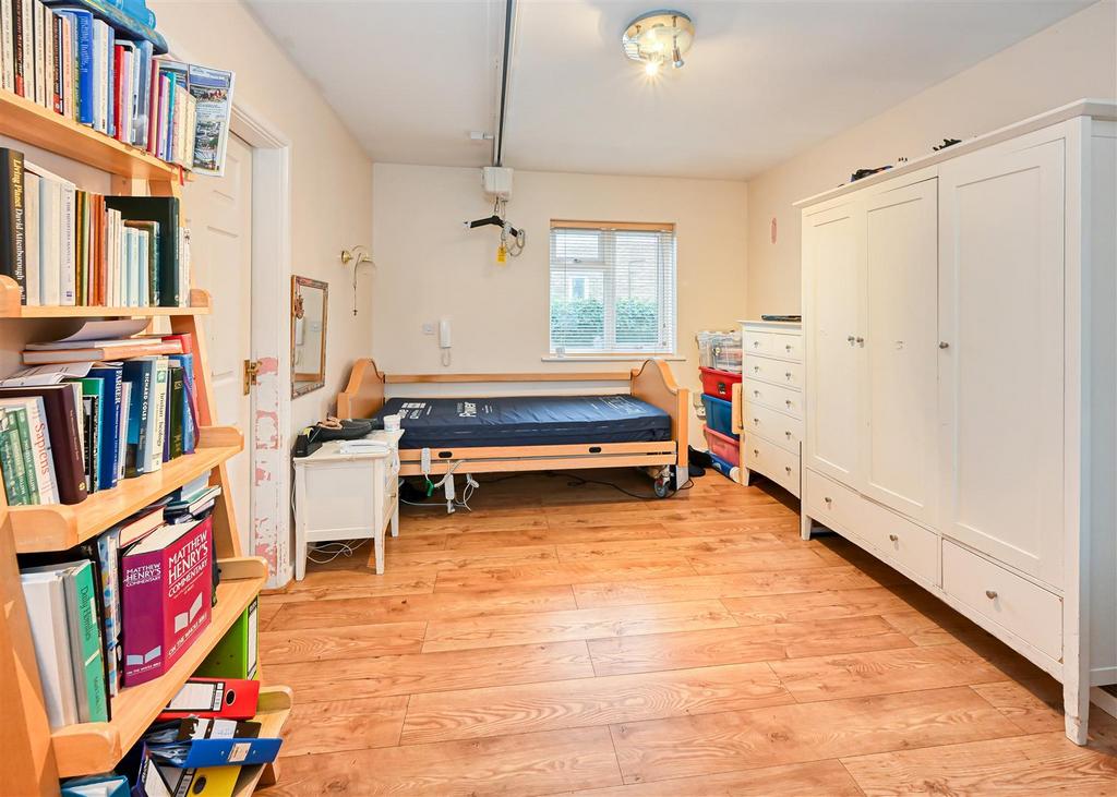 27 Tyrley Close-08.jpg